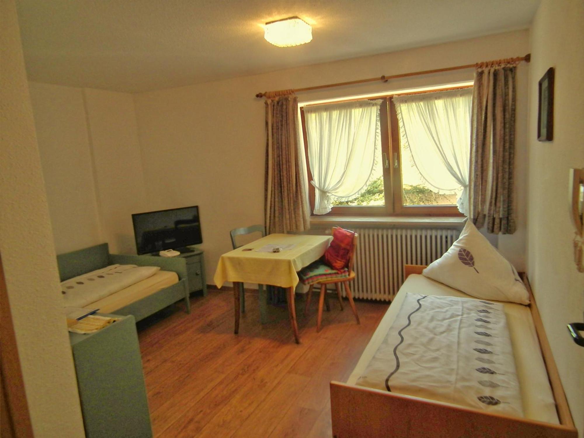 Gaestehaus Zur Faerbe Apartments Oberstdorf Room photo