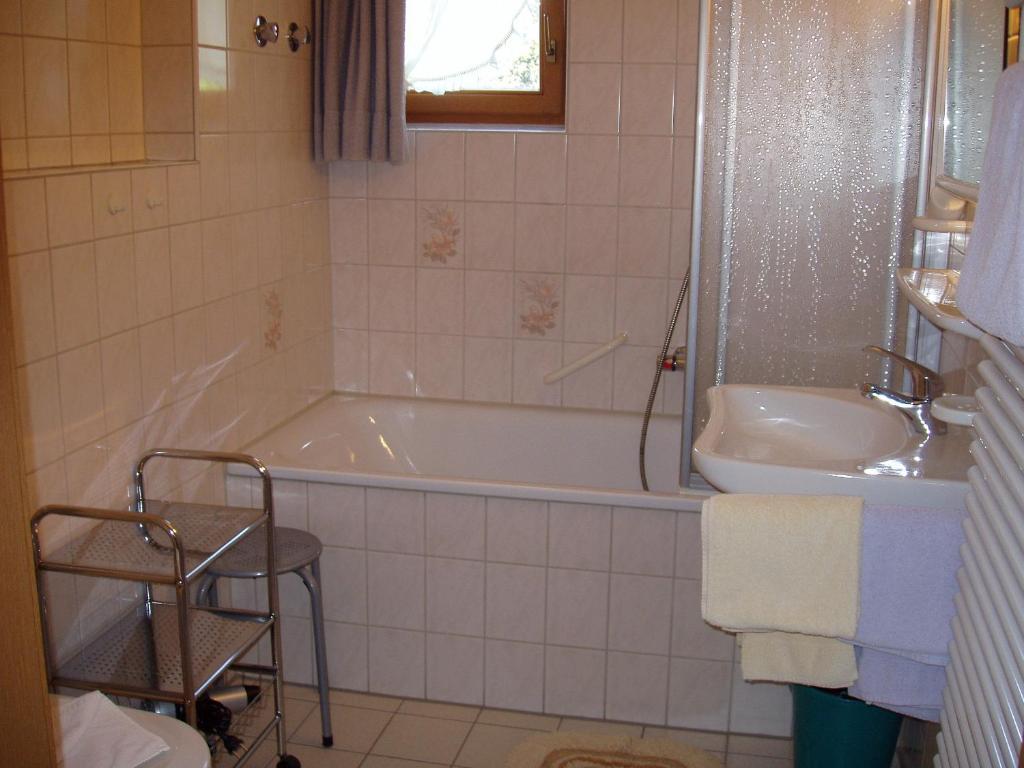 Gaestehaus Zur Faerbe Apartments Oberstdorf Room photo